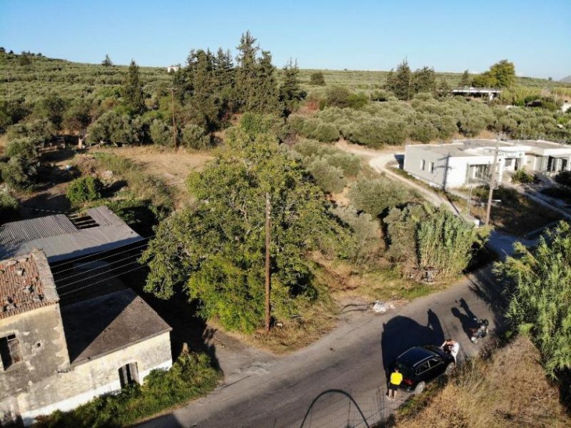 Agii Pantes im Apokoronas Kreta, Agii Pantes: Schönes Dorfgrundstück mit Bergblick zu verkaufen Grundstück kaufen